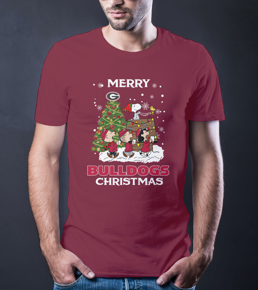 Merry Georgia Bulldogs Christmas Tree Peanuts Holiday Scene T-Shirt