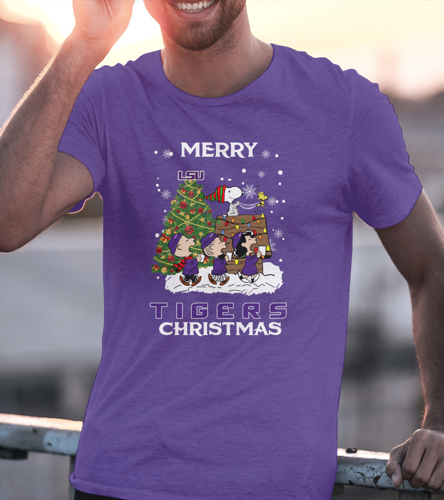 Lsu Tigers Merry Christmas Snoopy Christmas Tree Peanuts T-Shirt