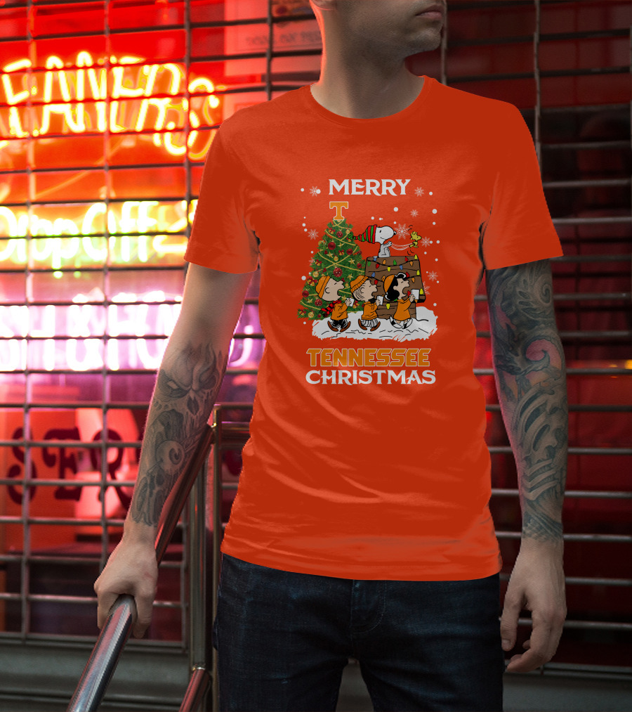 Merry Tennessee Christmas Peanuts Tree With Snoopy And Friends T-Shirt