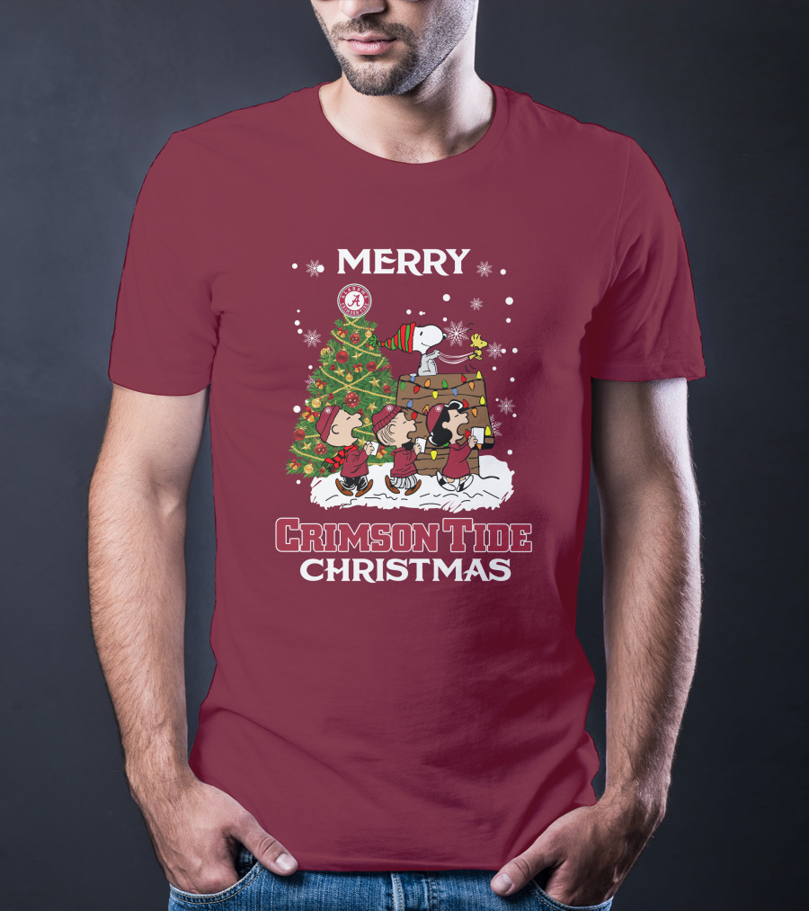 Merry Crimson Tide Christmas Peanuts Alabama Holiday Snowflakes T-Shirt