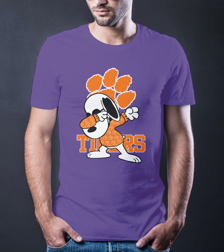 Snoopy Dabbing Clemson Tigers Paw Prints T-Shirt