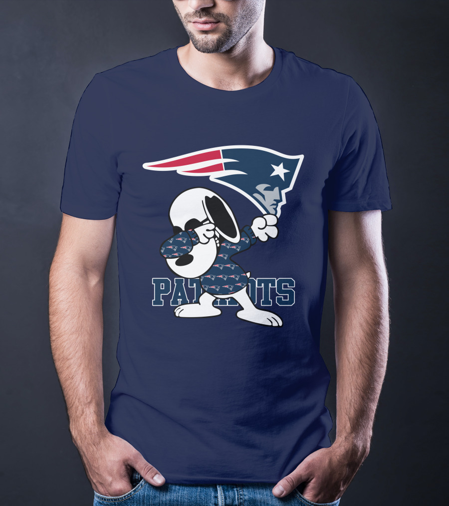 New England Patriots Snoopy Dabbing Patriots T-Shirt