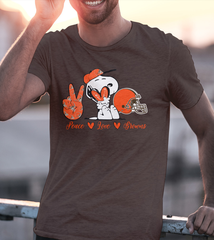 Peace Love Browns Snoopy Cleveland Browns Helmet T-Shirt