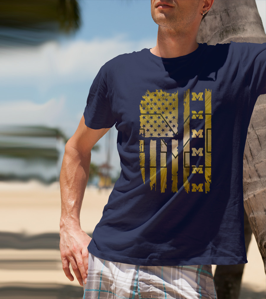 Michigan Wolverines M American Flag T-Shirt