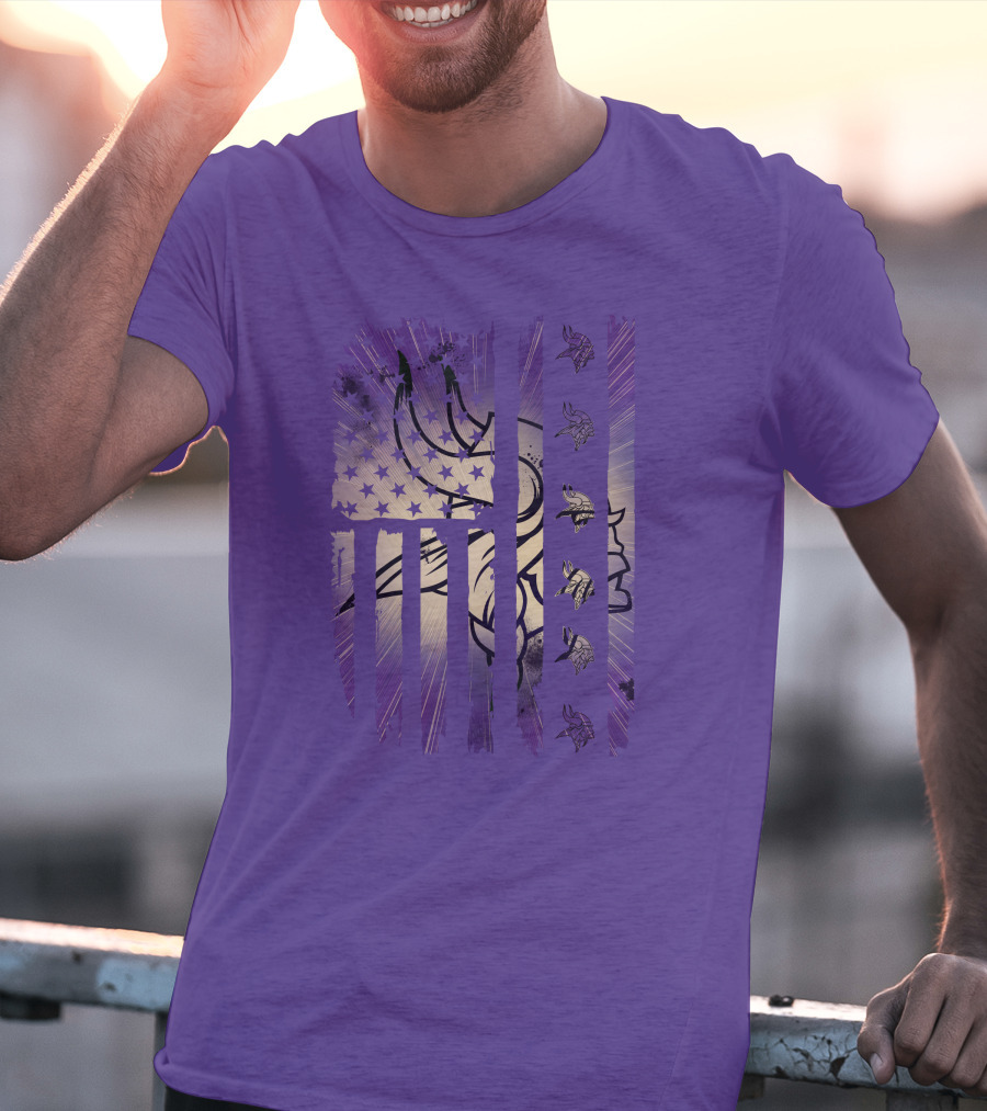 Minnesota Vikings American Flag Stars And Stripes Football Fan T-Shirt