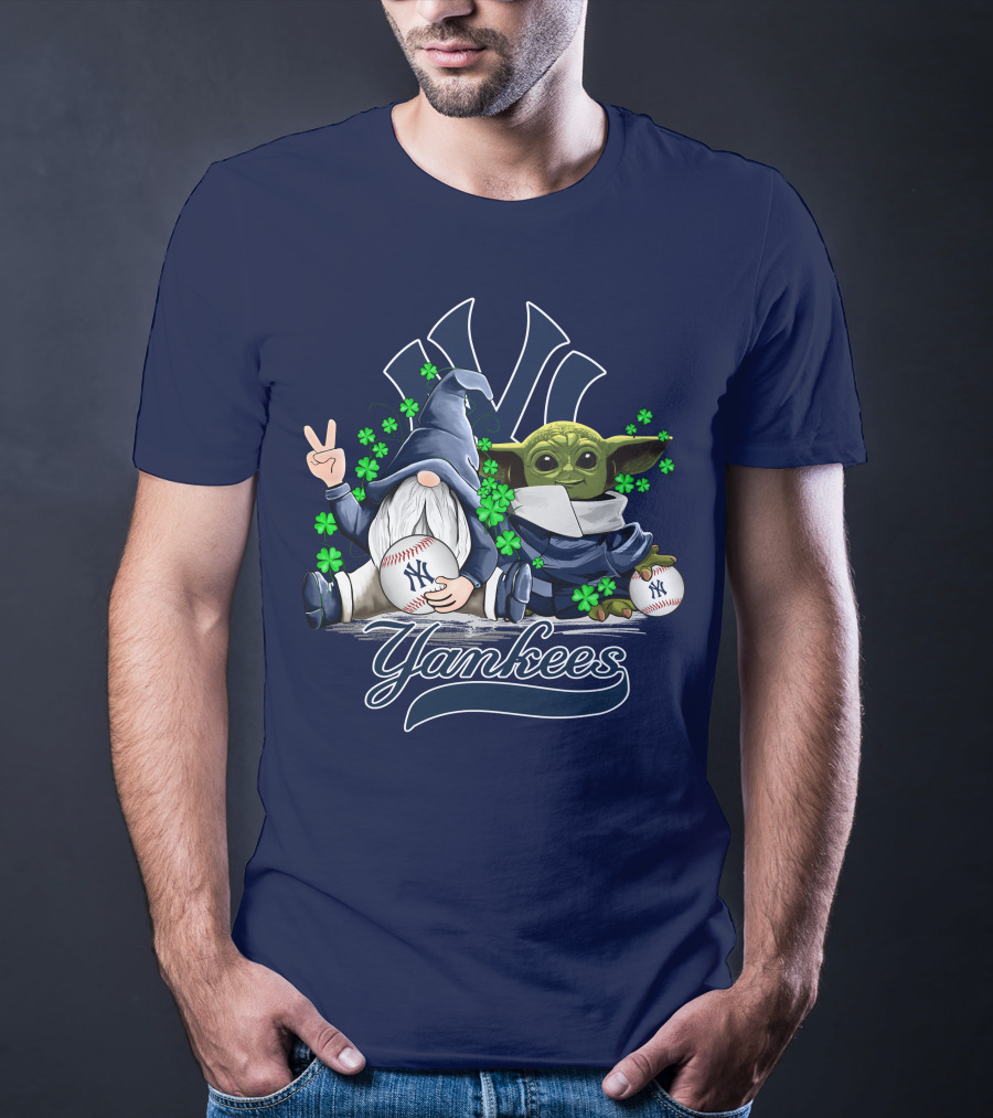 Yankees Gnome Baby Yoda Clover Baseball Hug T-Shirt