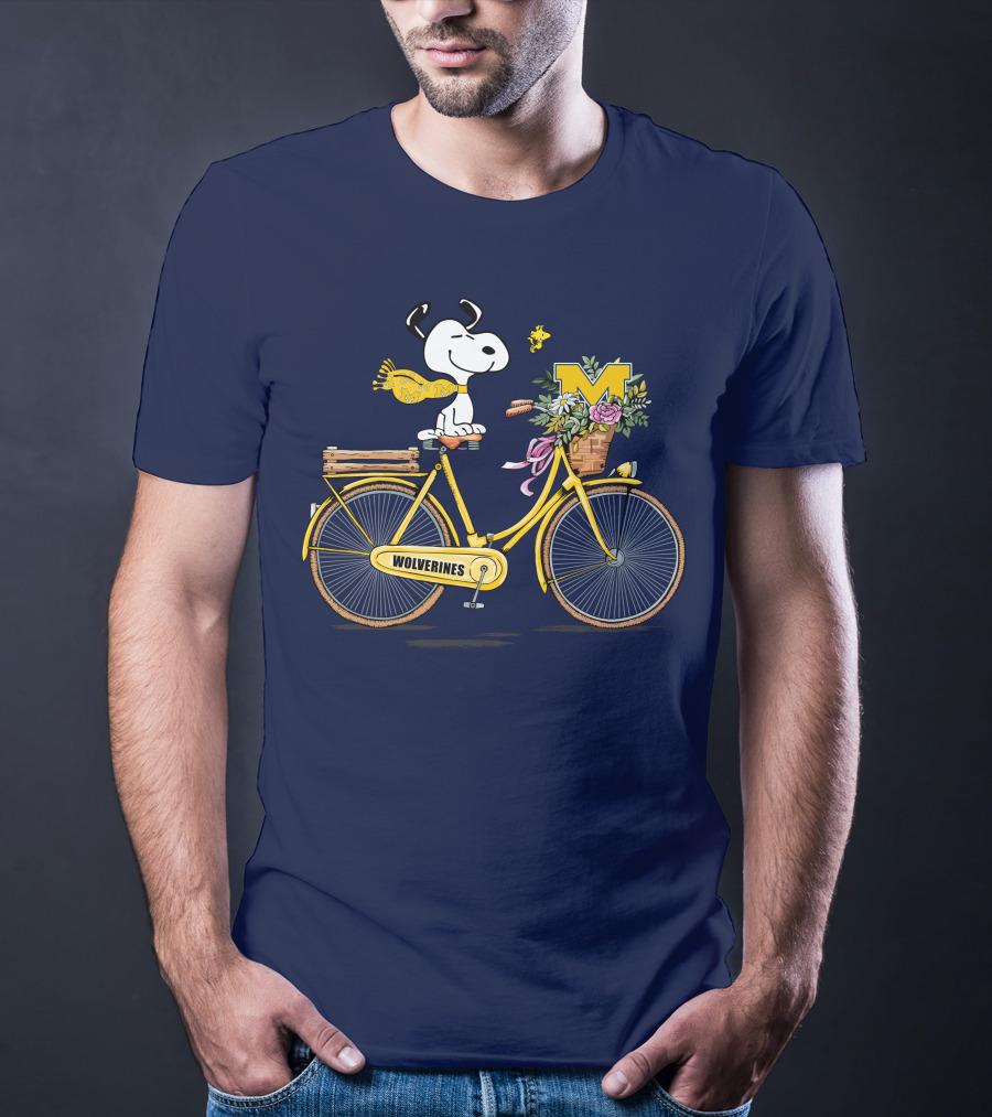 Michigan Wolverines Snoopy On Yellow Bicycle With Flowers T-Shirt