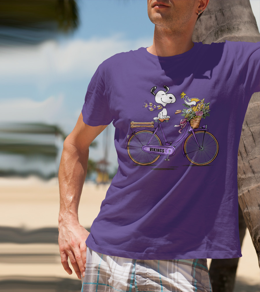 Minnesota Vikings Snoopy Woodstock Bicycle Adventure T-Shirt