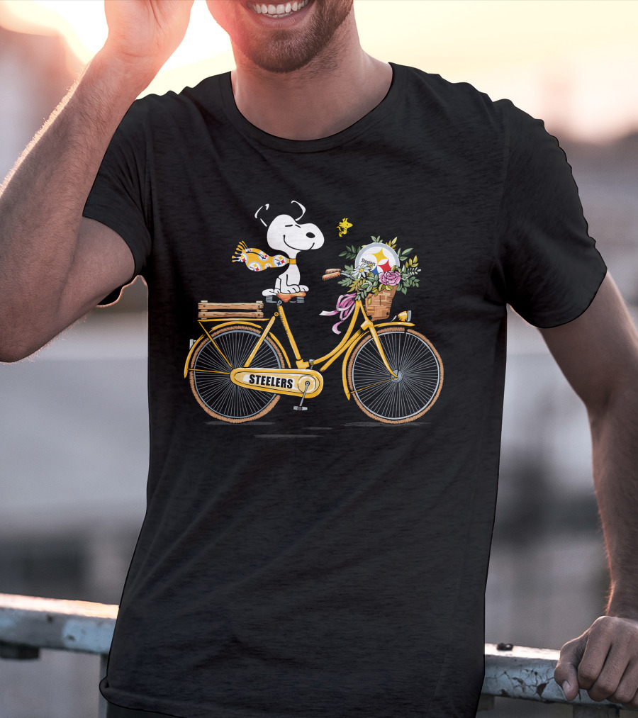 Pittsburgh Steelers Snoopy On Bicycle With Football Helmet And Flowers T-Shirt