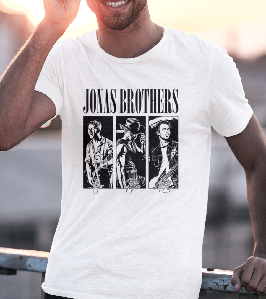 Jonas Brothers Vintage 90's Boy Band Signature Retro Style T-Shirt