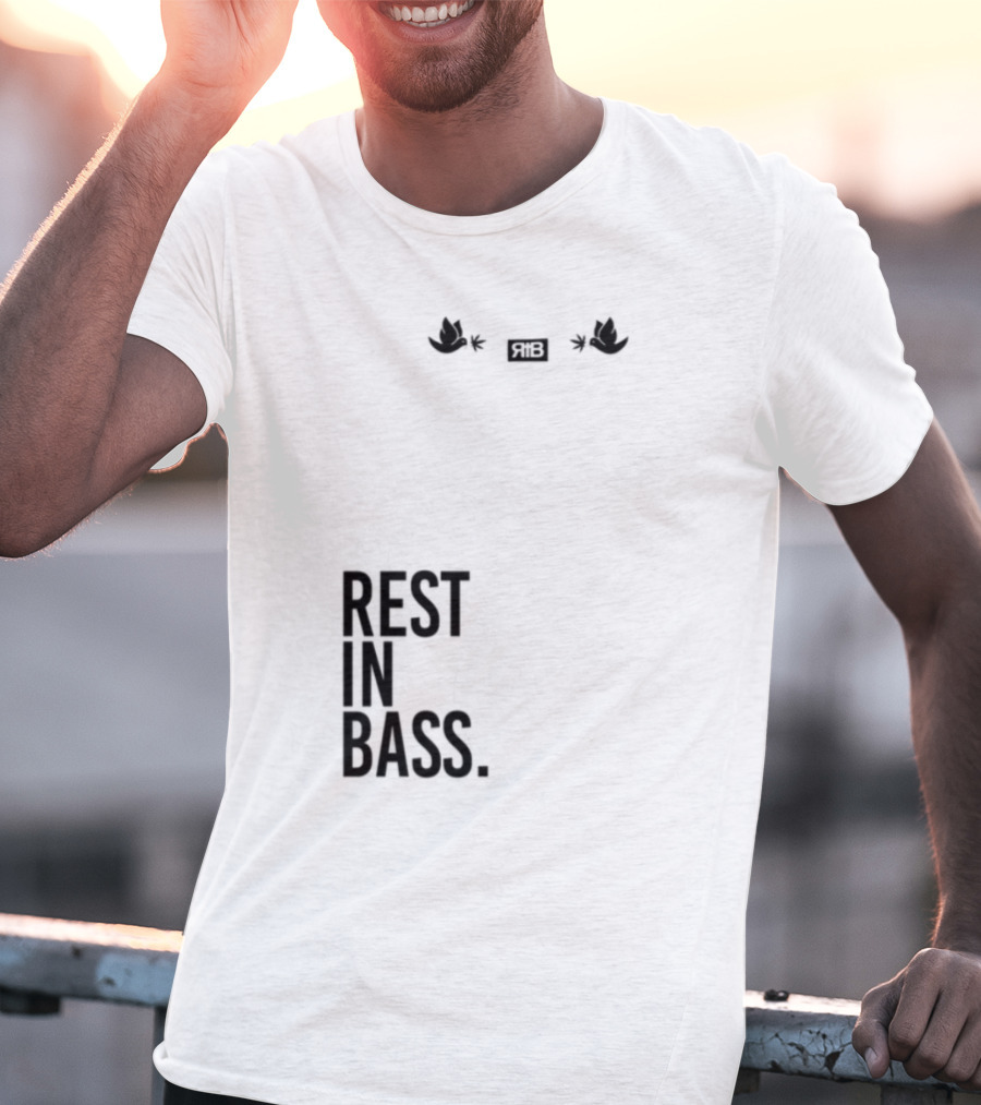 Rest In Bass Che Flying High Peace Symbol Headphones Star Elements T-Shirt