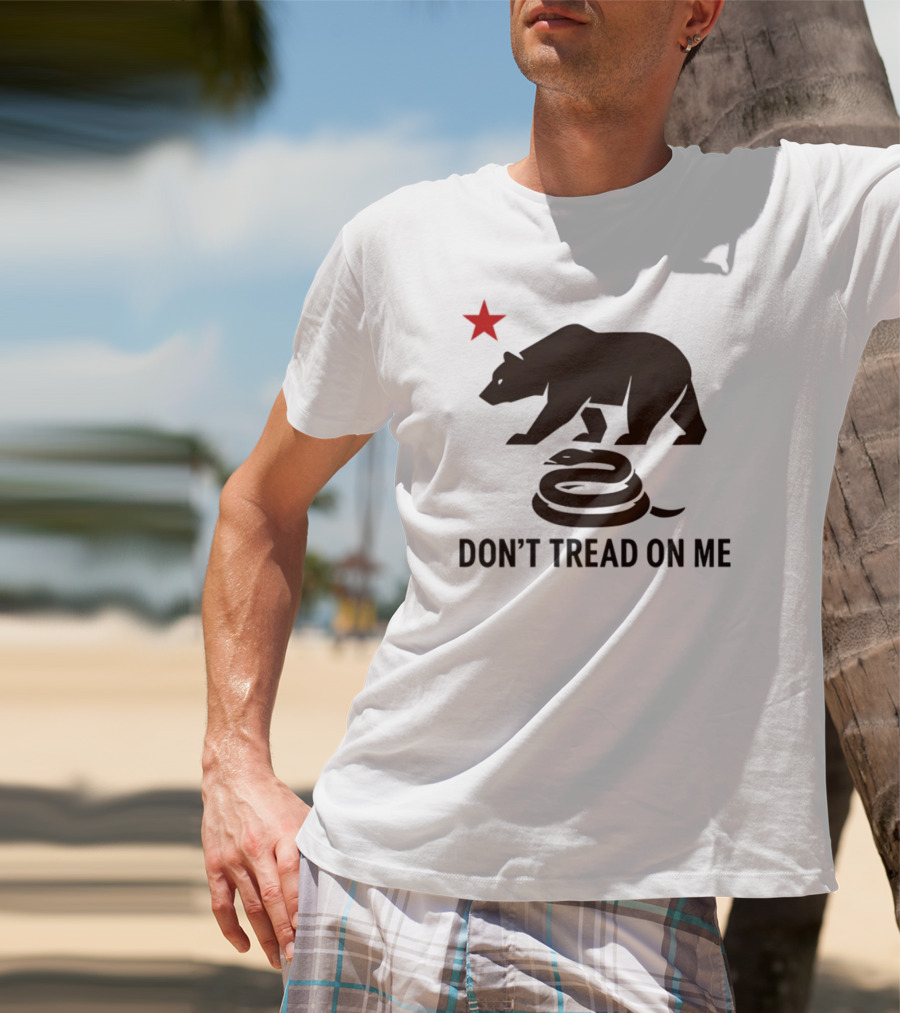 California Bear Tyrant King Don't Tread On Me Symbol With Star And Snake T-Shirt