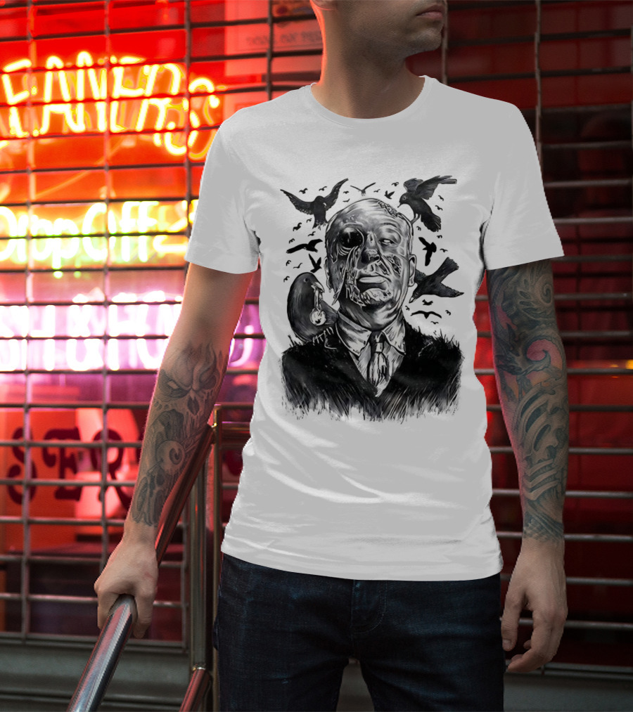 Alfred Hitchcock Birds Attack Horror Halloween Spooky Design T-Shirt