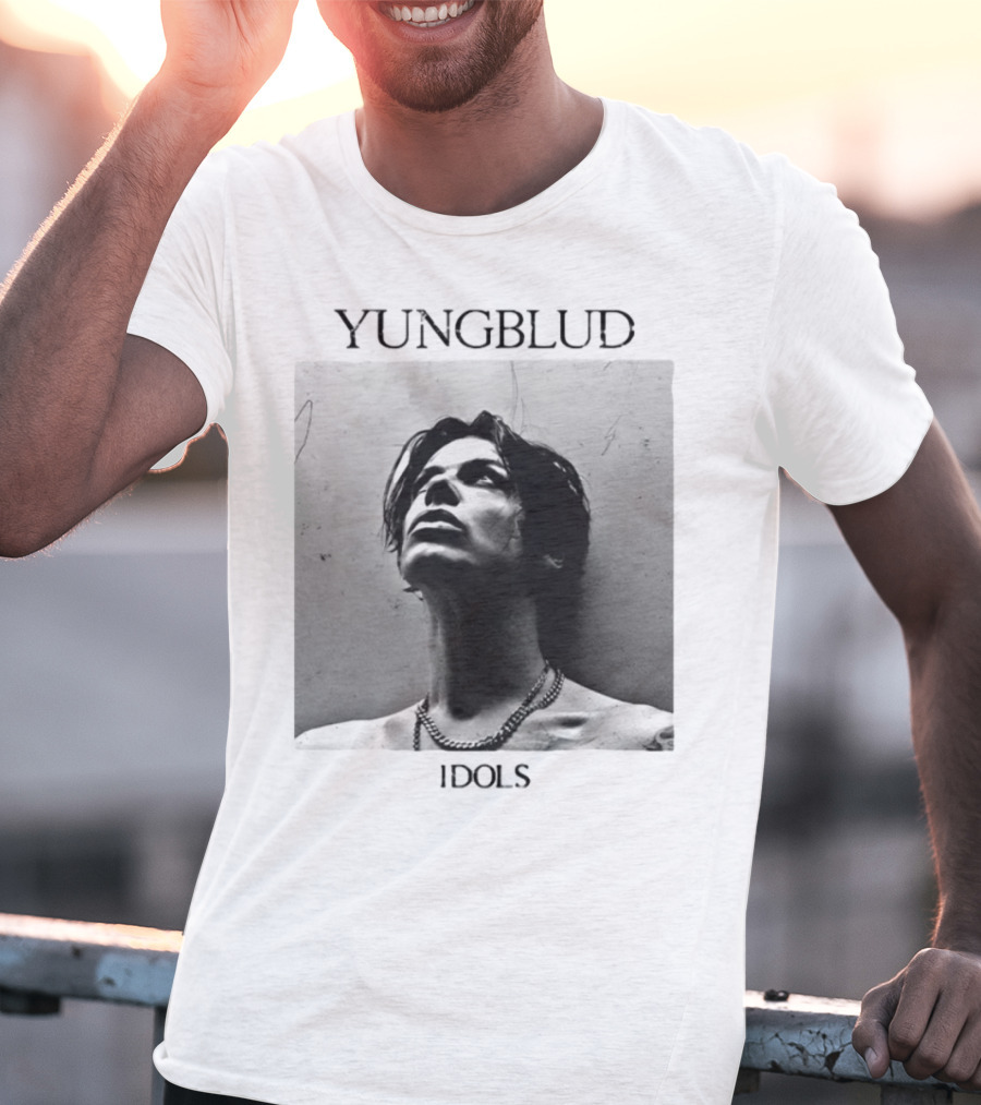 Yungblud Idols Black And White Portrait Chain Necklace T-Shirt