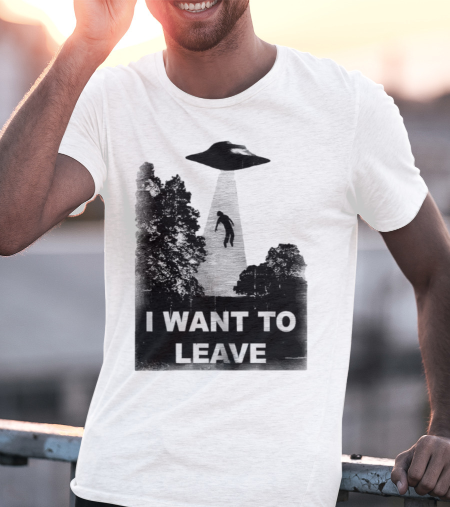 I Want To Leave UFO Abduction Scene Black And White Design T-Shirt