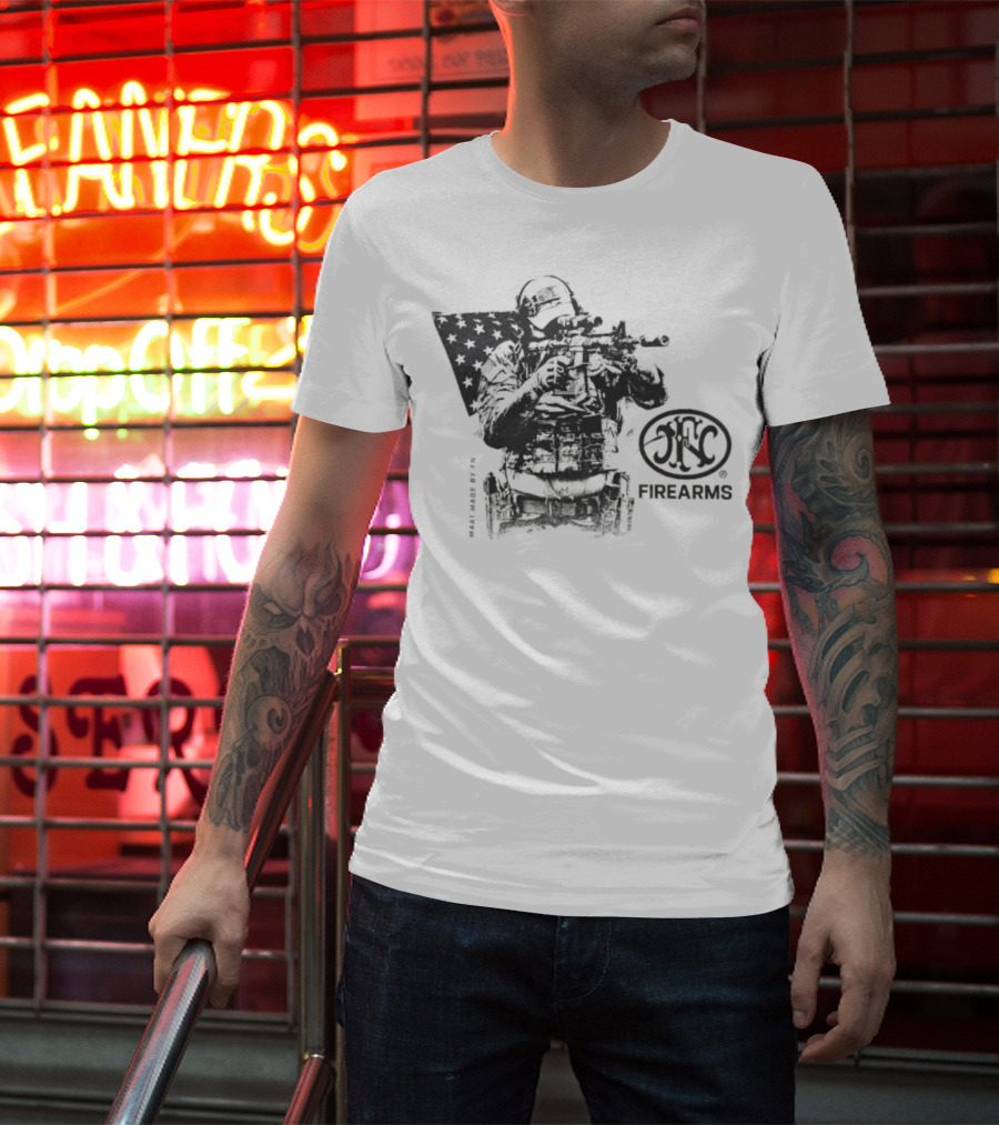FN Herstal M4A1 Soldier Battle USA Firearms Veteran Flag Tribute T-Shirt