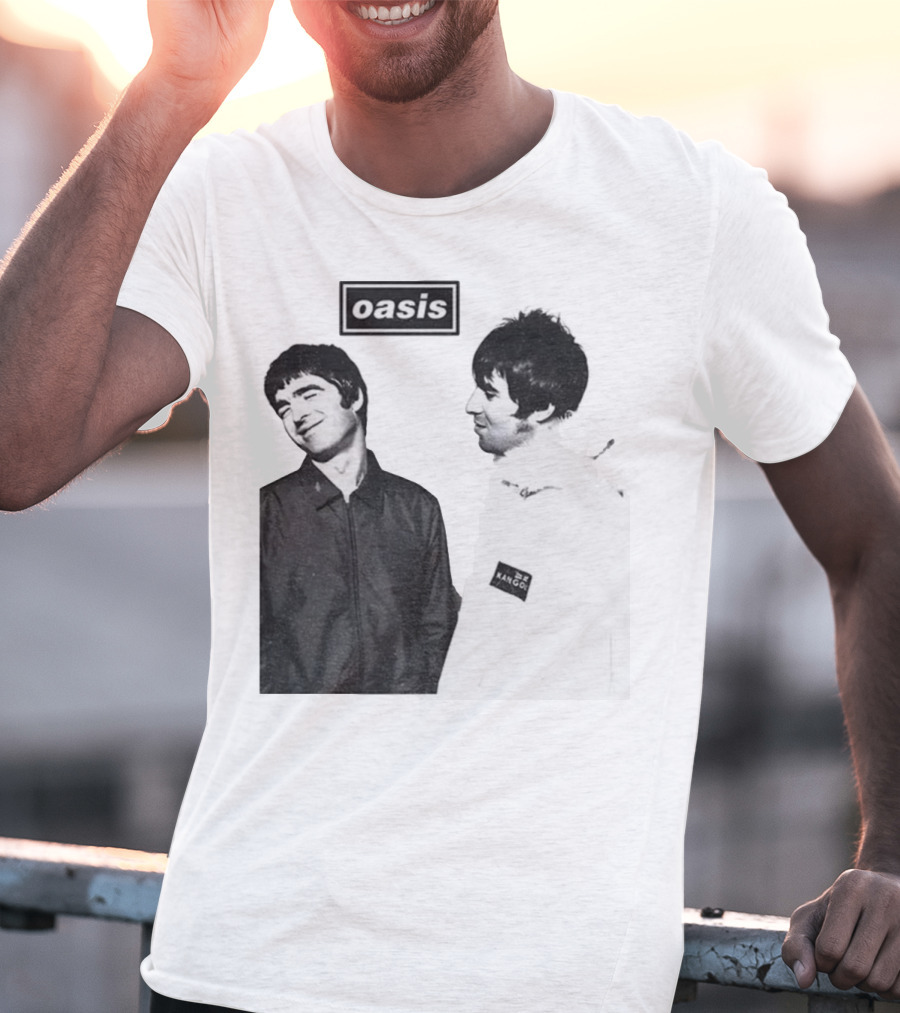 Noel Vs Liam Gallagher Oasis Band Kangol Vintage T-Shirt