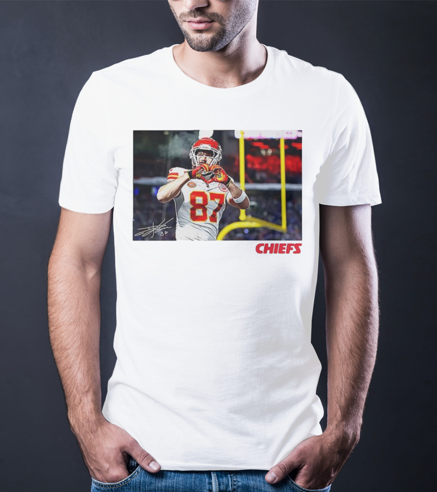 Travis Kelce 87 Kansas City Chiefs Heart Gesture Signature T-Shirt