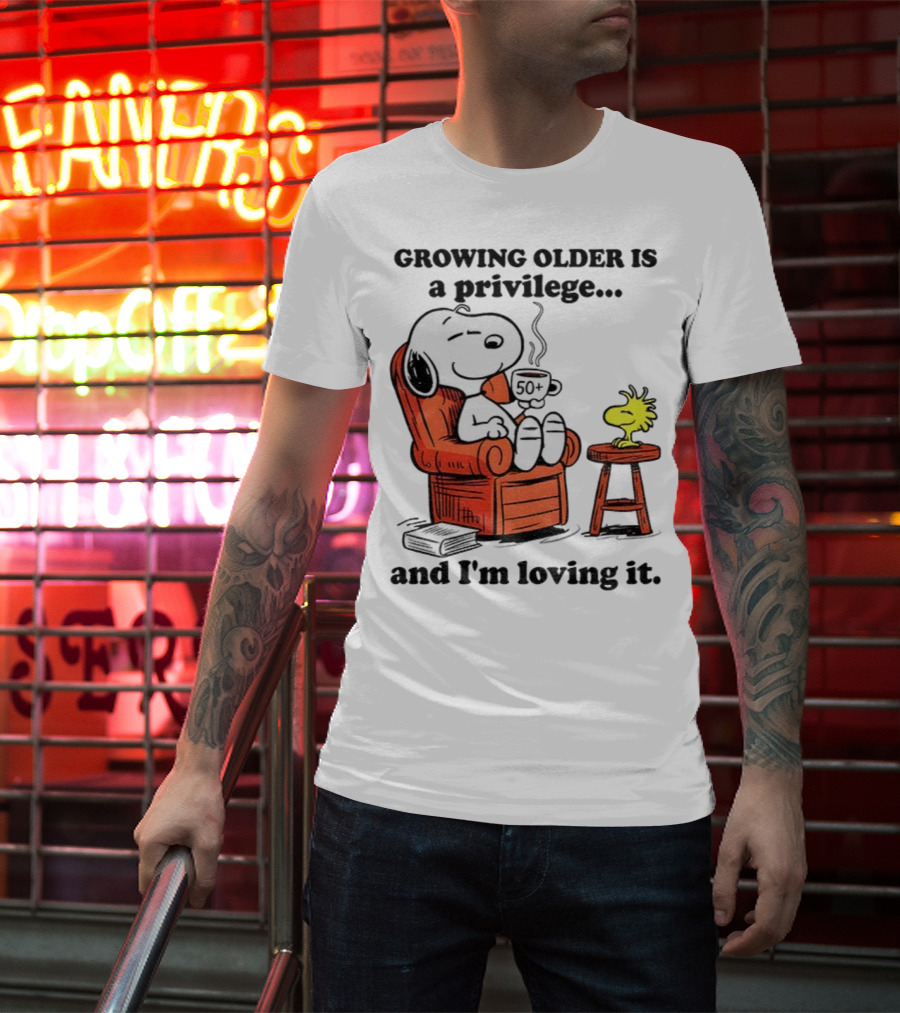Snoopy And Woodstock Relaxing Growing Older 50+ Privilege And Loving It T-Shirt