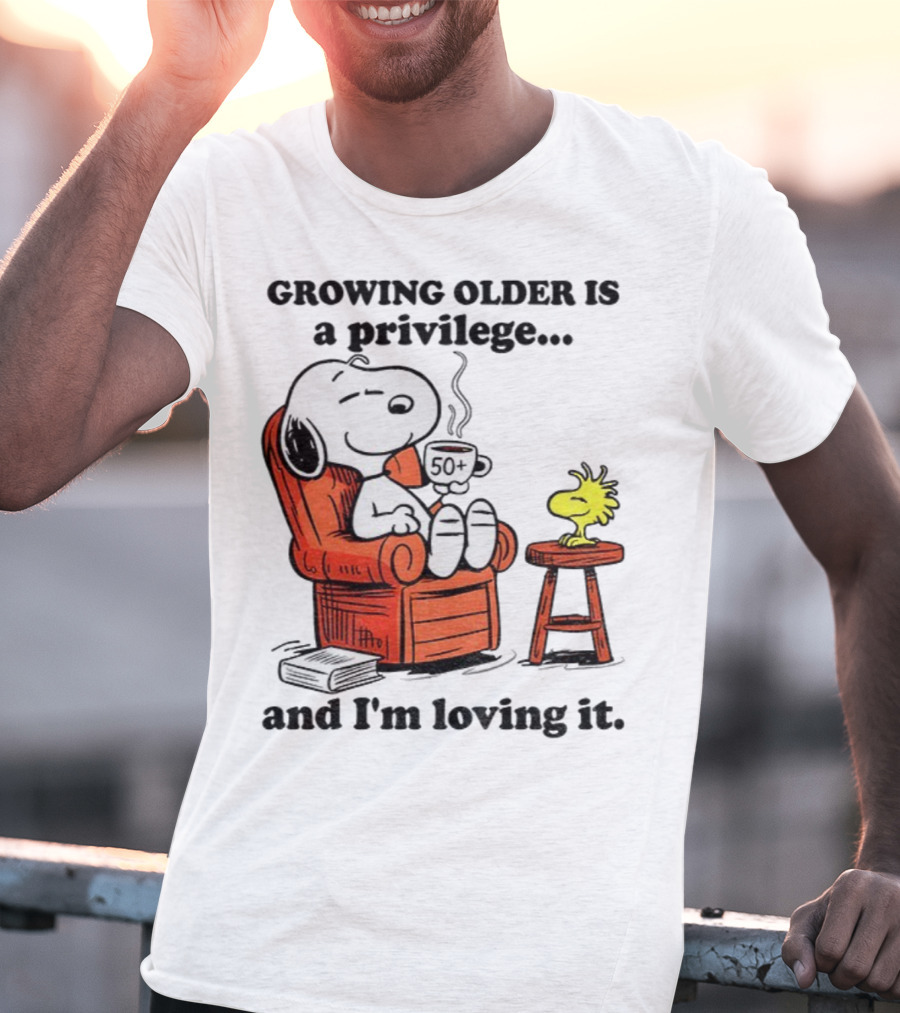 Snoopy And Woodstock Relaxing Growing Older 50+ Privilege And Loving It T-Shirt