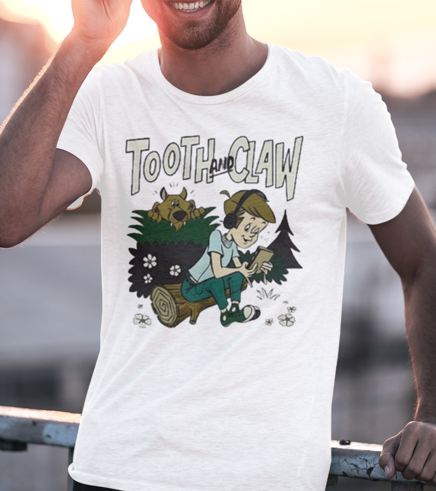 Tooth And Claw Podcast Don’t Look Behind You Headphones Listening Cartoon Dog Forest Scene T-Shirt