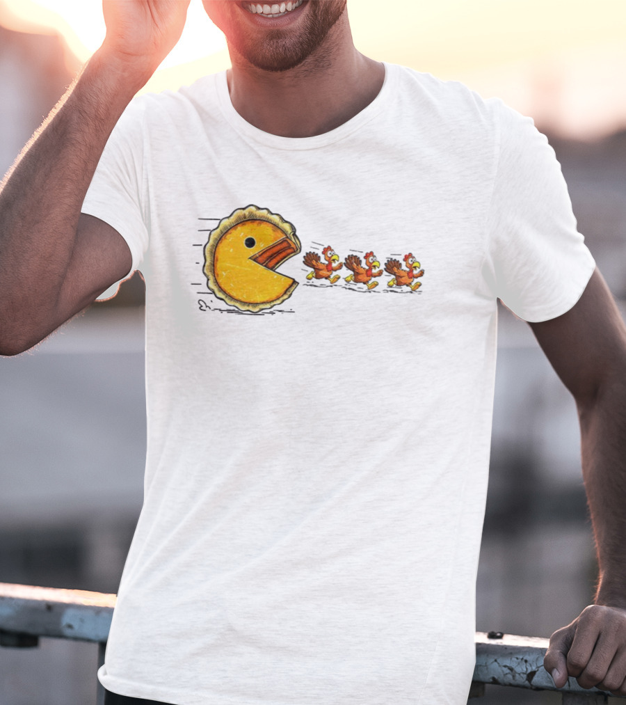 Thanksgiving Turkey Chase With Retro Pumpkin Pie Eating Game Theme T-Shirt