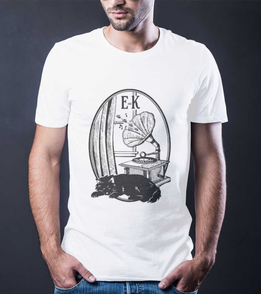 Evan And Katelyn EK Vintage Gramophone Oval Design T-Shirt