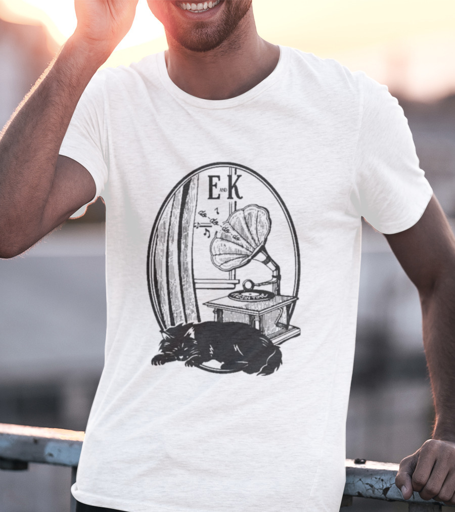 Evan And Katelyn EK Vintage Gramophone Oval Design T-Shirt
