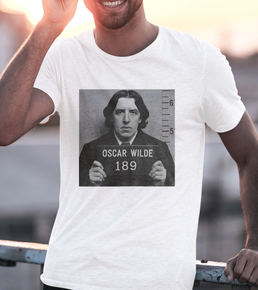 Oscar Wilde Shot 189 Funny Literary Meme T-Shirt