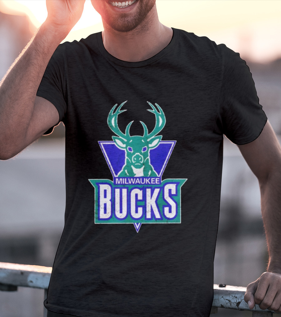 Milwaukee Bucks Deer Head Emblem Retro Style T-Shirt