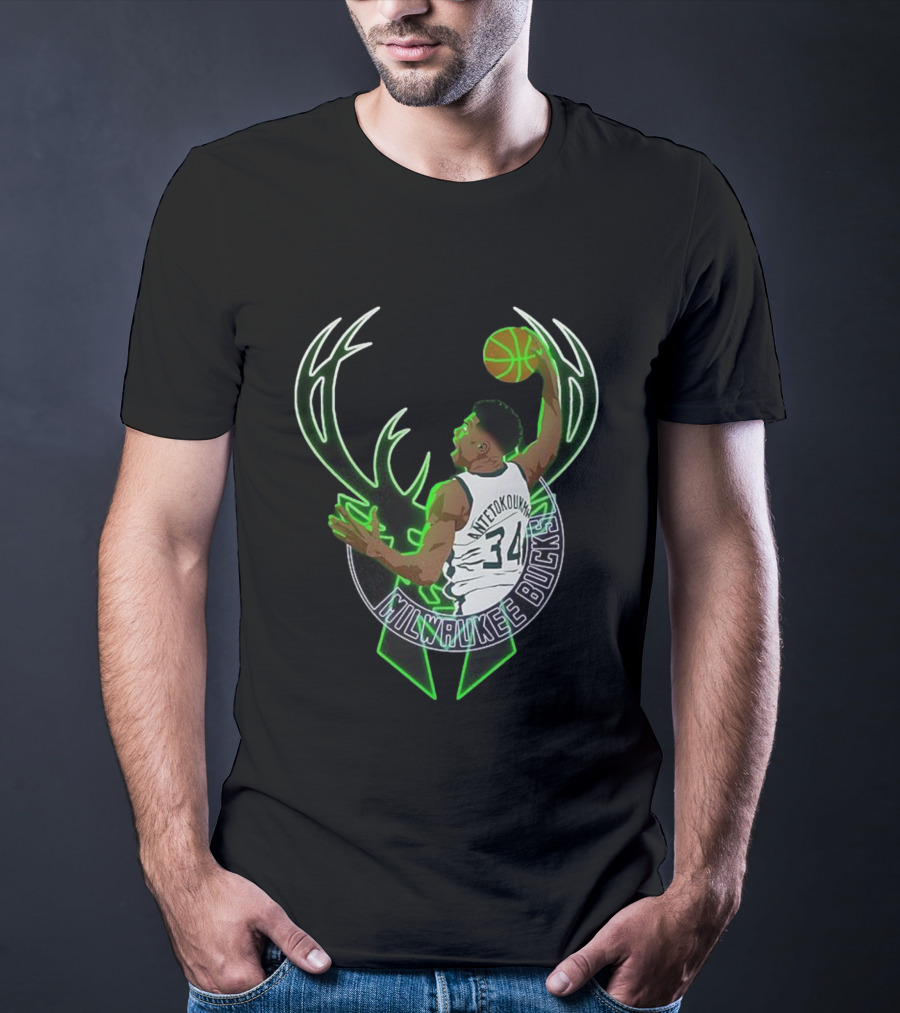 Milwaukee Bucks Giannis Antetokounmpo Dunk Basketball 34 T-Shirt