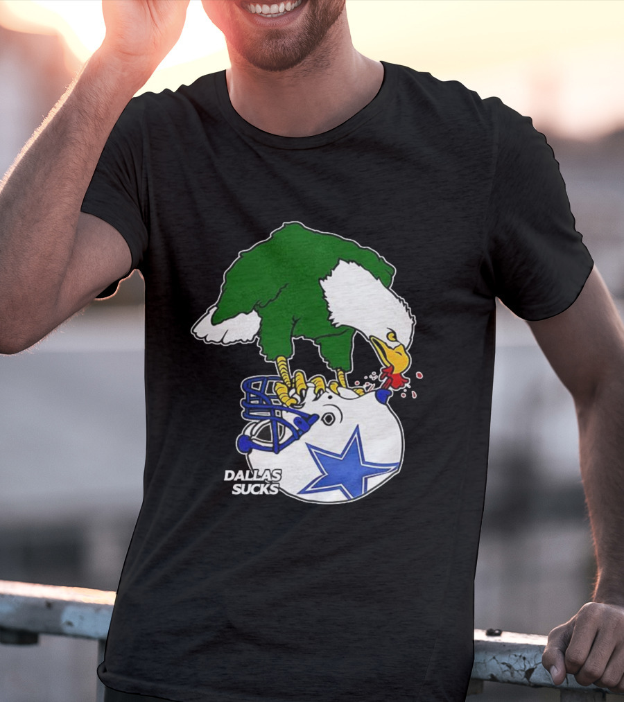 Philadelphia Eagles Pecking Dallas Helmet Dallas Sucks T-Shirt