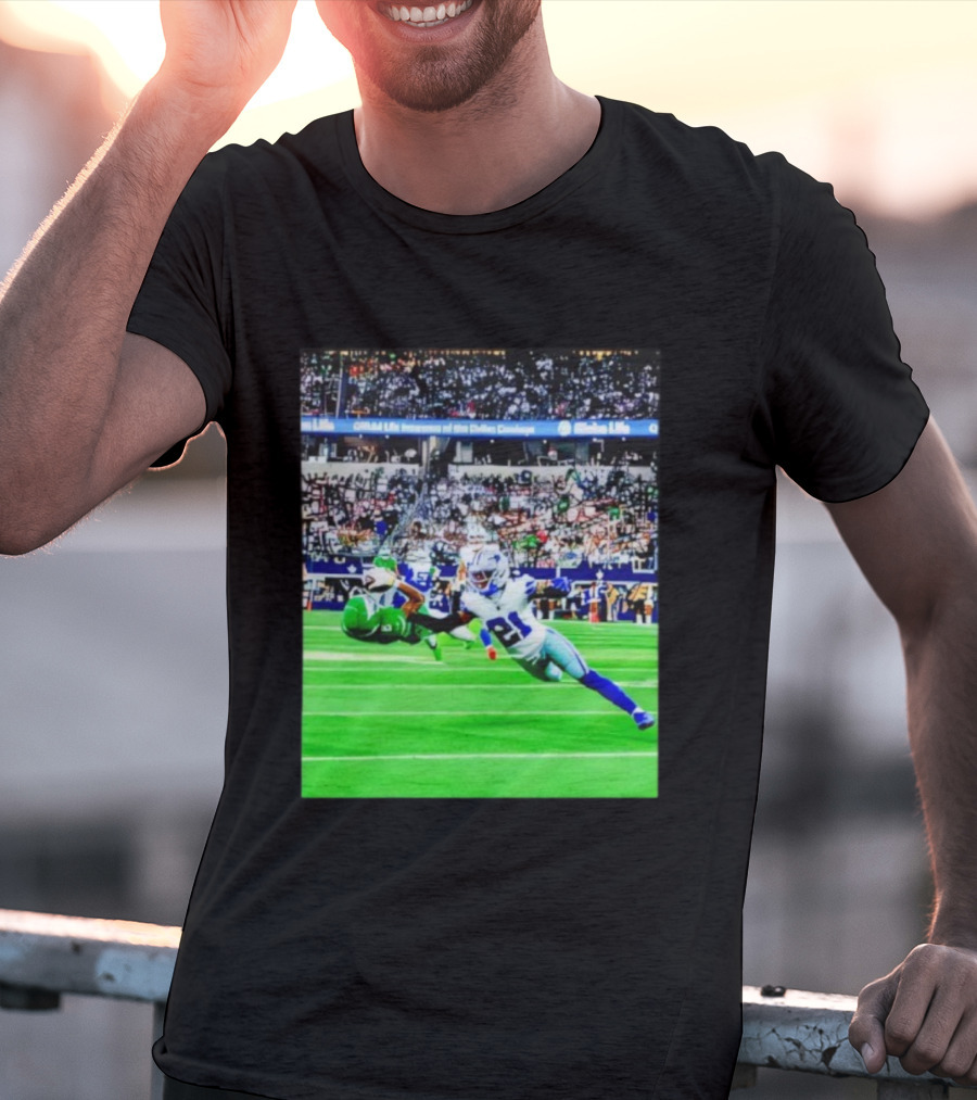 Evonta Smith Spectacular Leap Against Cowboys T-Shirt