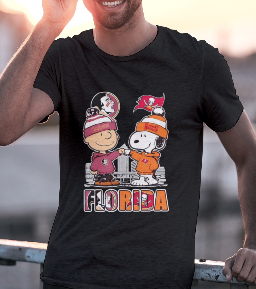 Charlie Brown And Snoopy Florida State Seminoles Tampa Bay Buccaneers Fist Bump T-Shirt