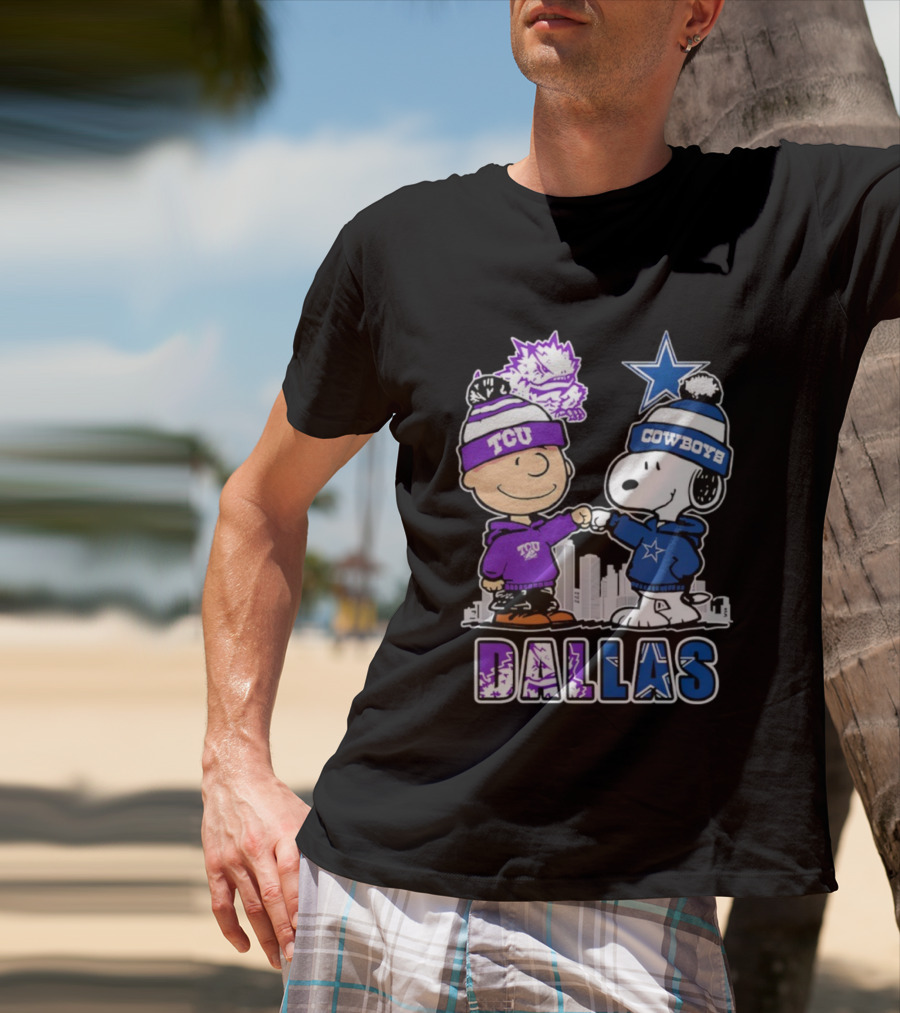 Charlie Brown Snoopy TCU Horned Frogs Dallas Cowboys Fist Bump Skyline T-Shirt