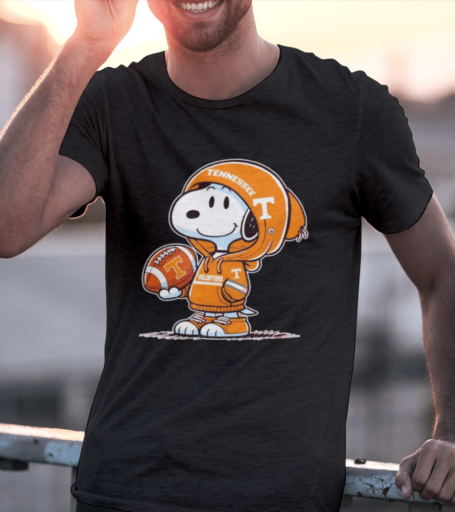 Snoopy Tennessee Volunteers Football T-Shirt