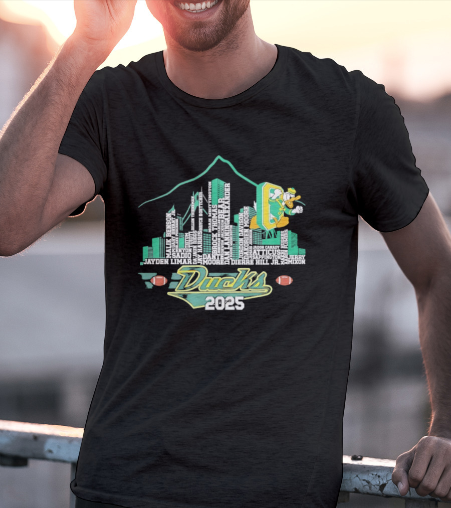 Oregon Ducks 2025 Mascot Football Cityscape T-Shirt