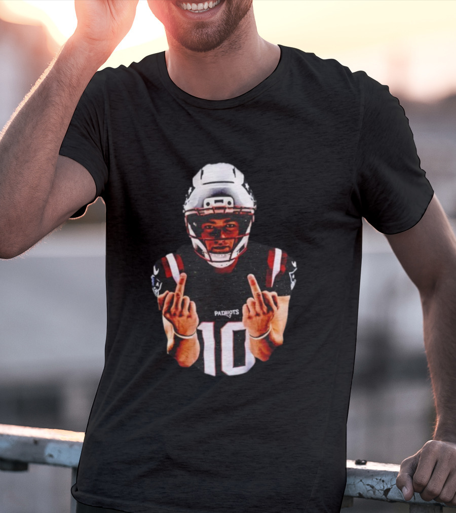 Tom Brady New England Patriots Middle Finger Gesture T-Shirt