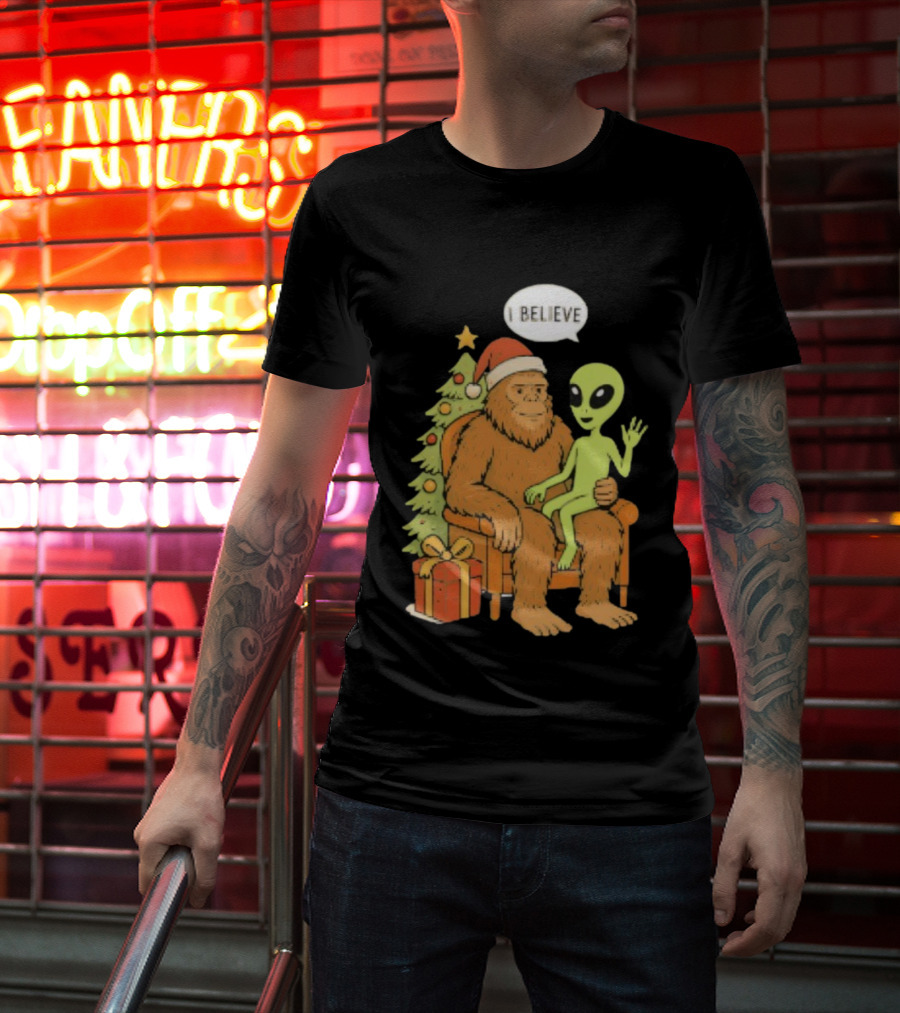 Santa Bigfoot Alien UFO I Believe Paranormal Christmas T-Shirt