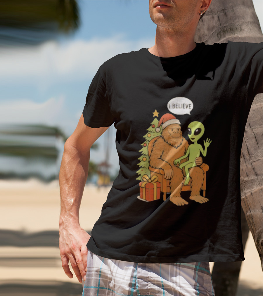 Santa Bigfoot Alien UFO I Believe Paranormal Christmas T-Shirt