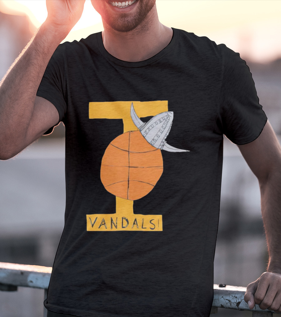 I Vandals Basketball Viking Helmet Graphic T-Shirt