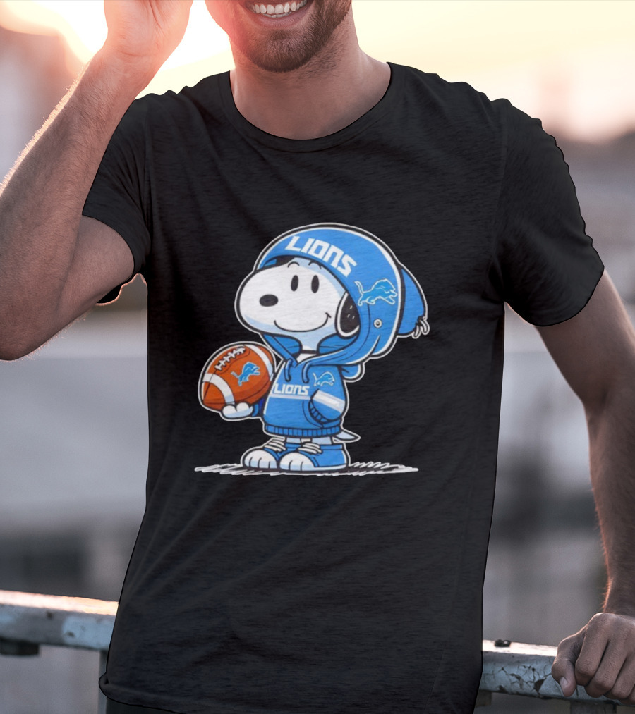 Detroit Lions Snoopy Football Fan Gear T-Shirt