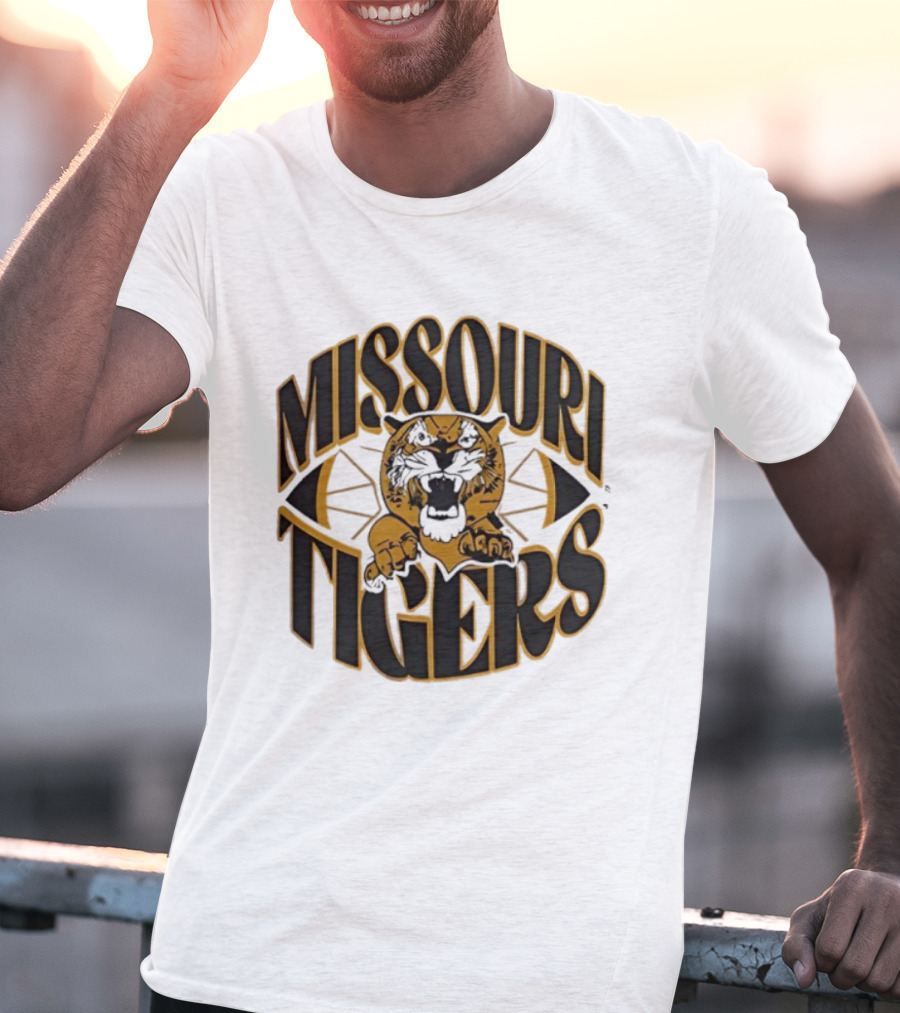 Missouri Tigers Roaring Mascot Claw Graphic T-Shirt