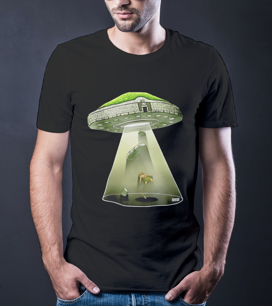 Newgrange UFO Encounter Ancient Aliens UAP Beam T-Shirt