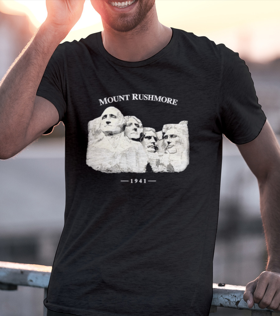 Mount Rushmore National Memorial South Dakota 1941 T-Shirt
