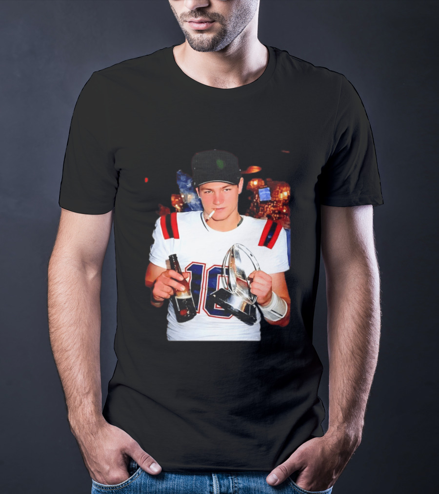New England Patriots 16 Smoking Beer Trophy T-Shirt