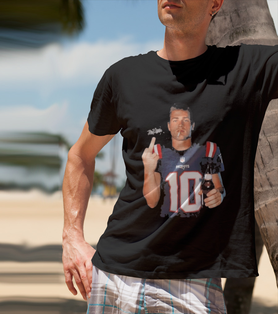 Patriots Number 10 Middle Finger Gesture Smoking Beer T-Shirt
