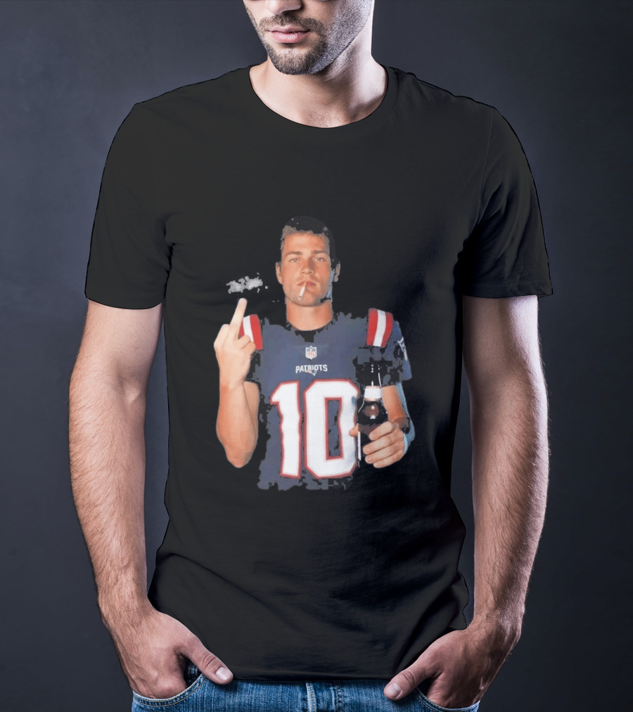 Patriots Number 10 Middle Finger Gesture Smoking Beer T-Shirt