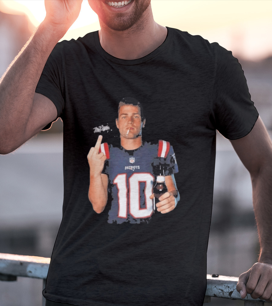 Patriots Number 10 Middle Finger Gesture Smoking Beer T-Shirt