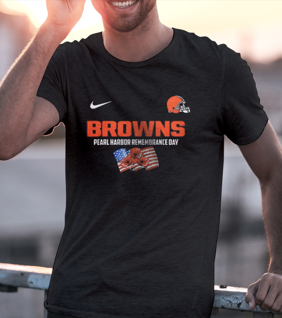 Browns Pearl Harbor Remembrance Day Nike American Flag Helmet T-Shirt